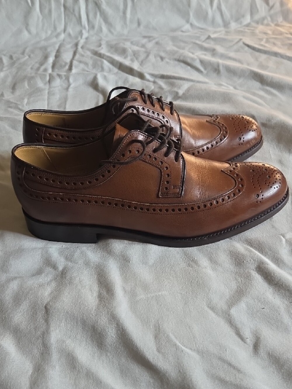 Men's Classic Brown Leather Brogue Derby Shoes - Picture 2 of 6
